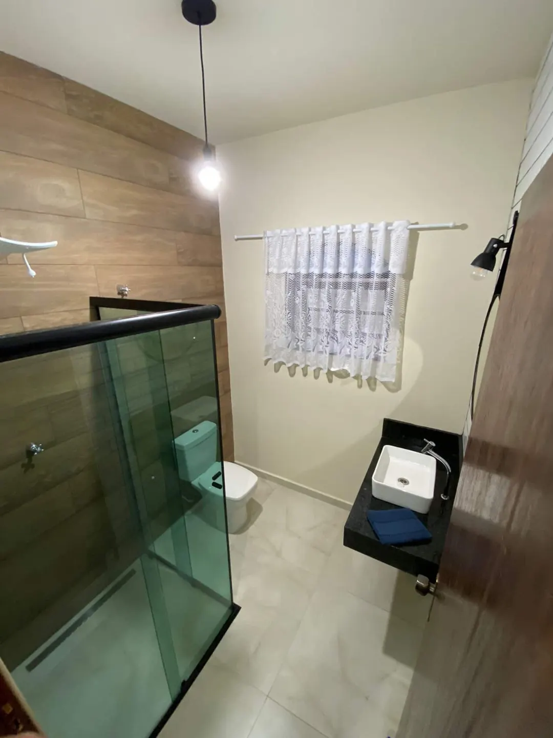 Suíte Mahalo: banheiro privativo com box